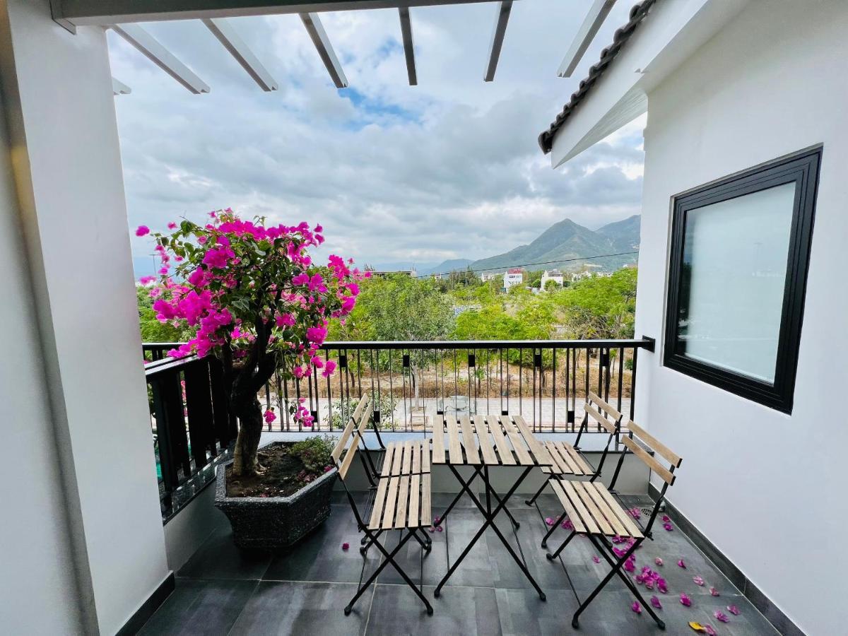 The Track Homestay - Near Bai Dai Beach Cam Lam Zewnętrze zdjęcie