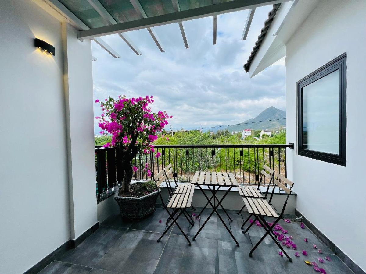 The Track Homestay - Near Bai Dai Beach Cam Lam Zewnętrze zdjęcie